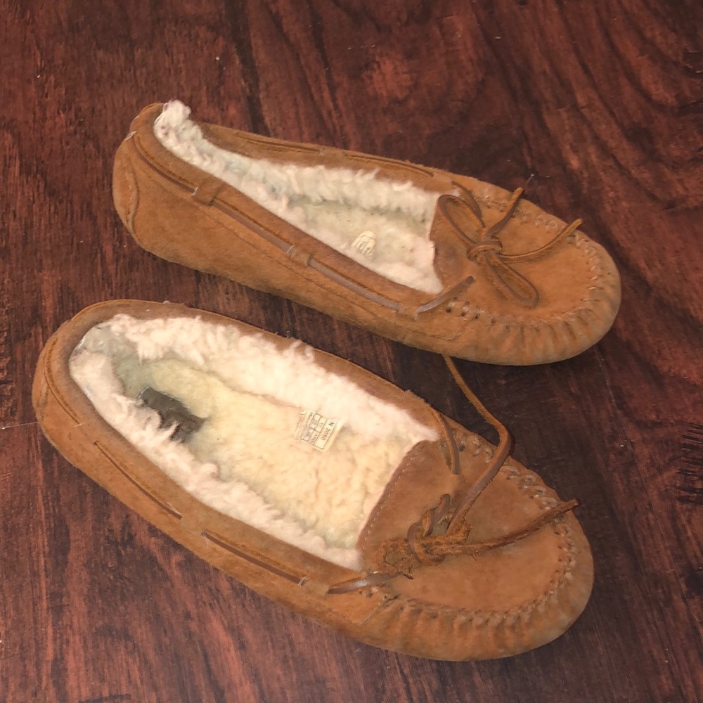 Women’s UGG moccasins size 7 only worn inside